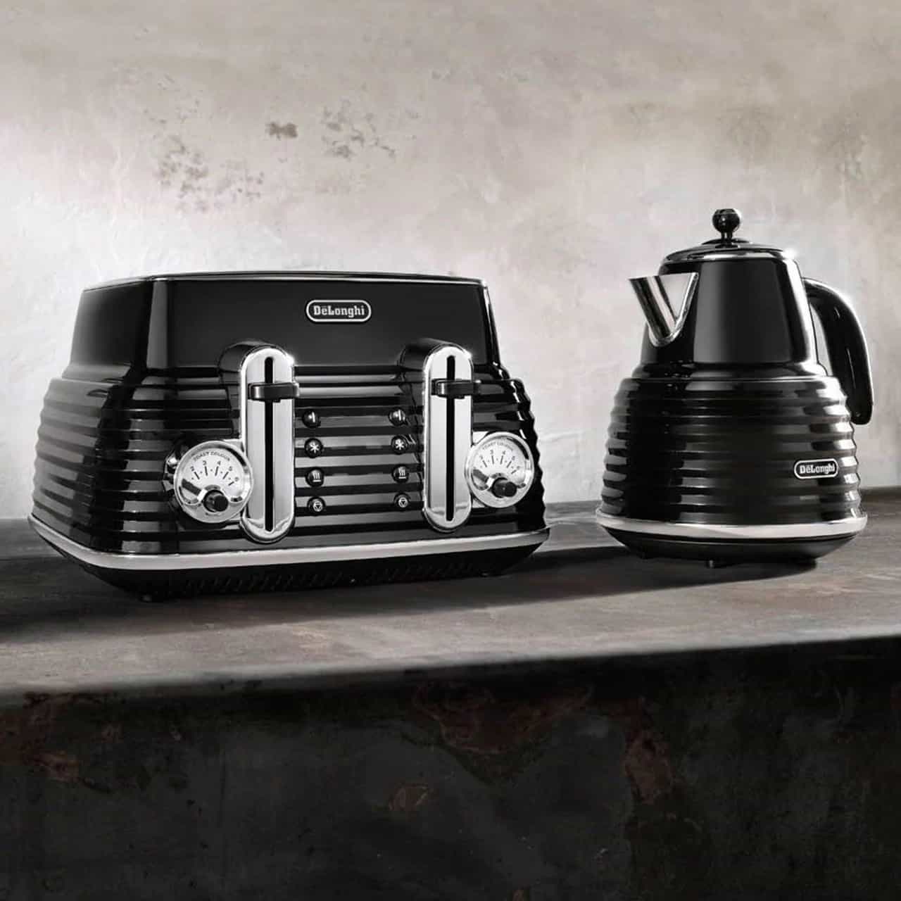 Delonghi - Scultura Kettle & Toaster Pack (Black)